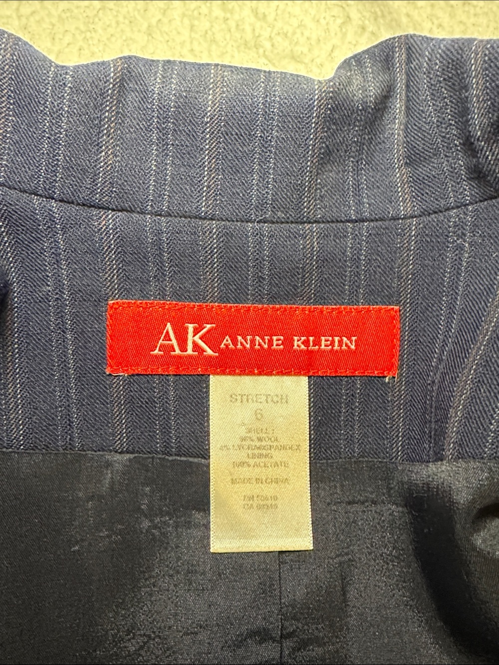Anne Klein Navy Pinstripe Women's Suit - Two-Piece Blazer & Pants. Size 4&6 - Picture 10 of 10